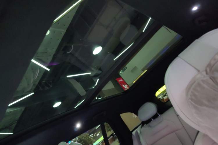 Used Nio ES6 2023 75 kWh Headliner