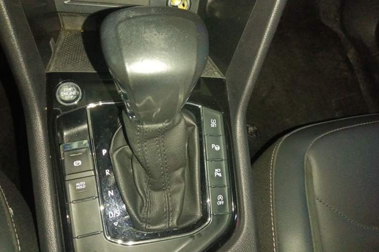 Used Volkswagen Tiguan L 2021 330TSI Automatic Two-Wheel Drive R-Line Enhanced Edition Gear Lever