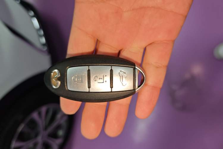 Used Infiniti QX60 2016 2.5 S/C Hybrid Two-Wheel-Drive Excellence Edition China V Standard