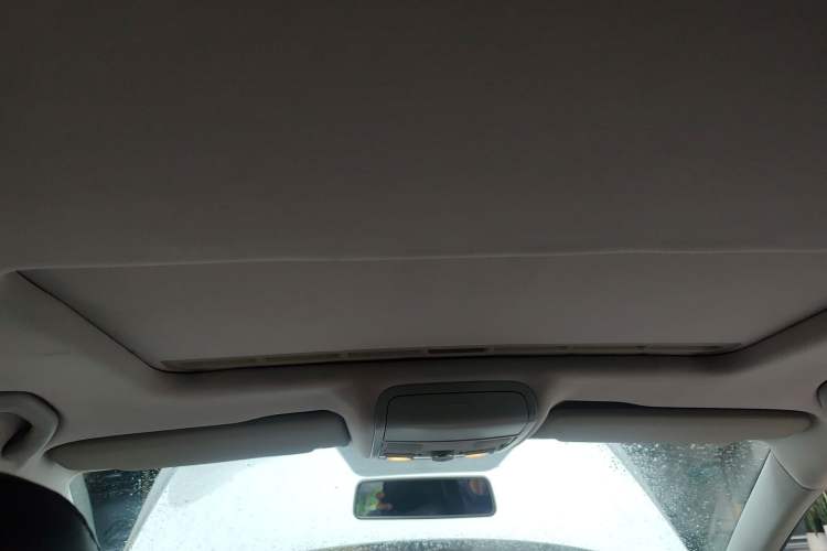 Used Volkswagen Sagitar 2012 1.4TSI Automatic Luxury Edition