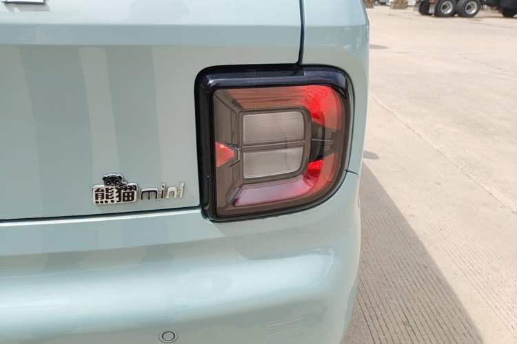 Used Geely Galaxy Panda 2023 Panda Mini 200km Endurance Bear

