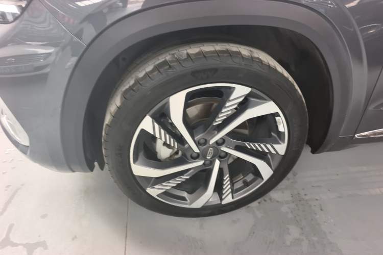 Used Geely Auto Monjaro L 2023 2.0TD High-Power Automatic Two-Wheel Drive Flagship Version Left Front Wheel Hub