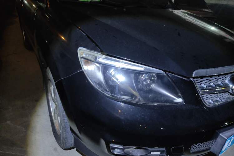 Used BYD S6 2014 2.0L Manual Luxury 7-Seater Right Front Headlight