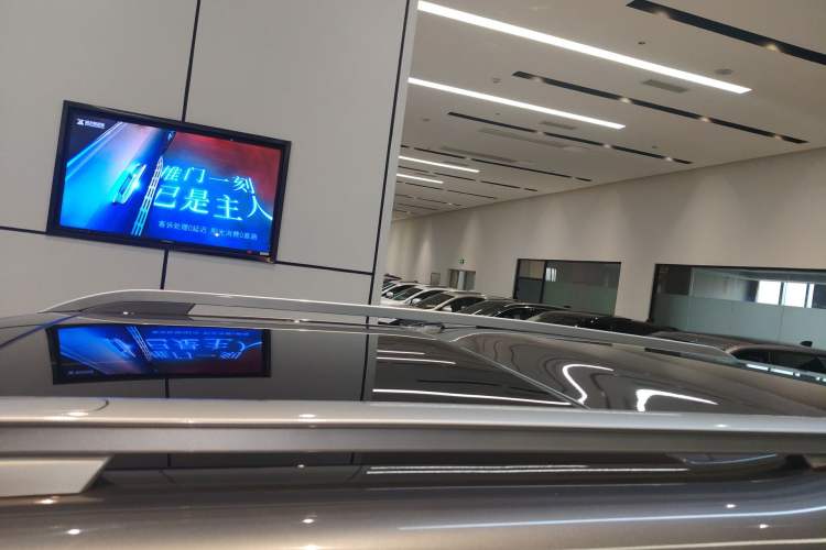 Used Land Rover Discovery 2023 300PS S Roof