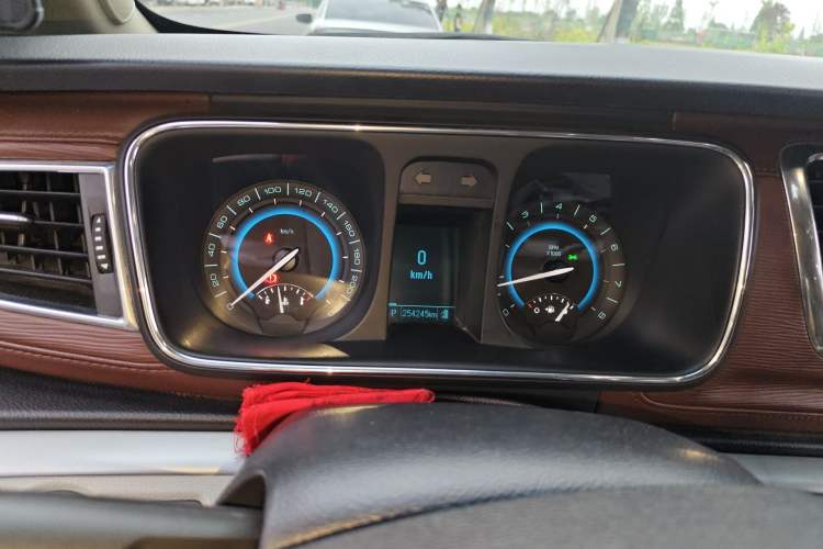 Used Buick GL8 2015 2.4L Luxury Business Premium Edition