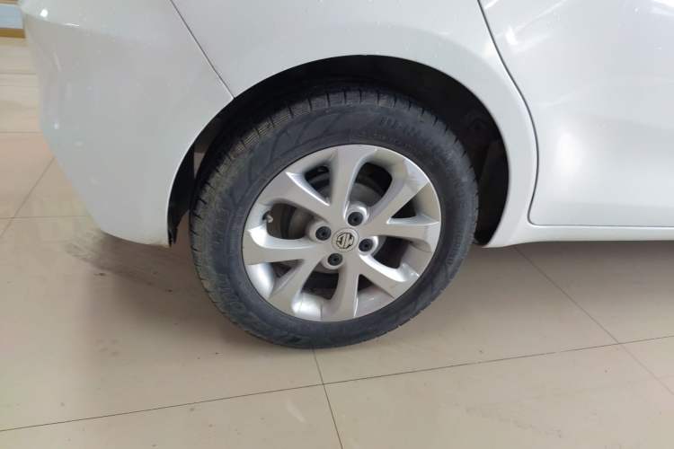 Used MG 3 2017 1.5L Automatic Smart Connect Elite Edition Right Rear Wheel Hub