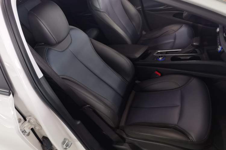 Used Buick Velite 6 2023 Revised Version 430 km Range – Commuter Edition
