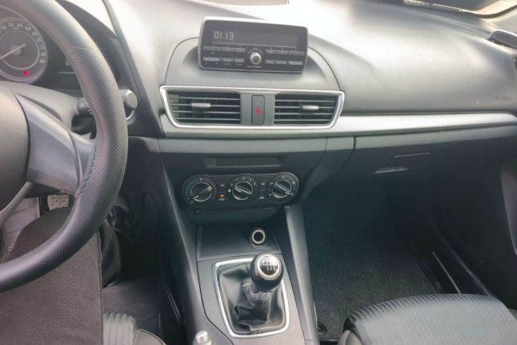 Used Mazda 3 Axela 2014 Sedan 1.5L Manual Comfort Model
