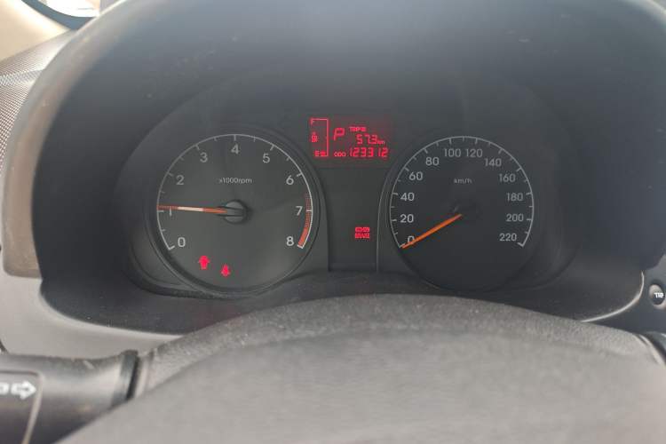 Used Hyundai Verna (older generation) 2014 1.4L Automatic Smart GLS Instrument Cluster