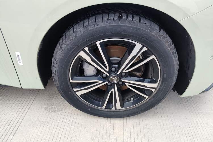 Used Hongqi EH7 2024 690 Pro Right Front Wheel Hub