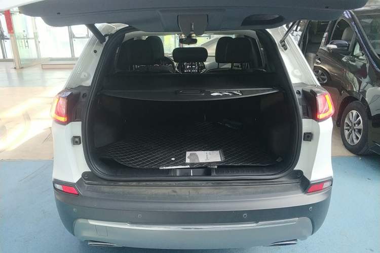 Used Jeep Cherokee 2019 2.0T 2WD Enjoyment Edition China V
