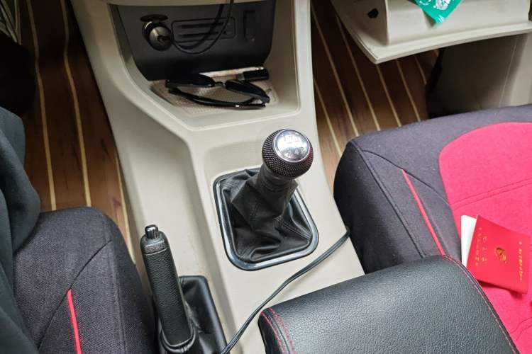 Used FORTHING Lingzhi 2019 M5L 1.6L 7-Seater Base Model China VI Standard
