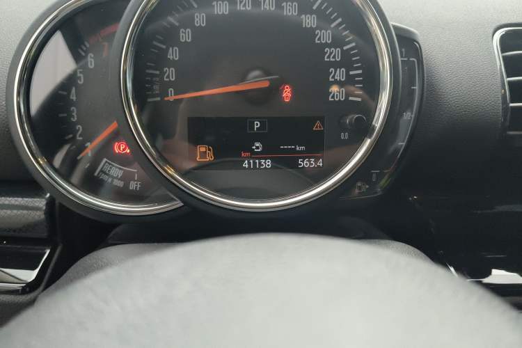 Used MINI Clubman 2019 1.5T ONE Odometer Close Up