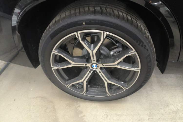 Used BMW X5 2023 xDrive 30Li Luxury M Sport Package Exterior 8