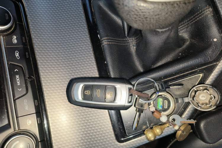 Used Geely Auto Emgrand GS 2016 Elegant Edition 1.3T Manual LingShang Model Interior 1