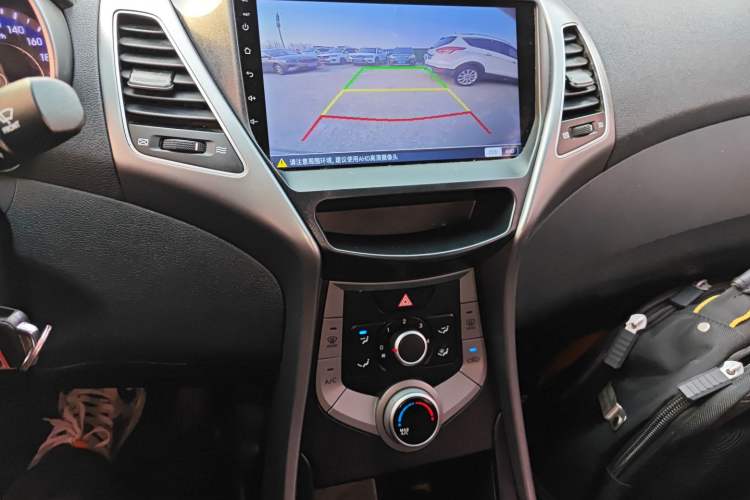 Used Hyundai Elantra (5th Generation / Langdong) 2015 1.6L Automatic Fashion Model