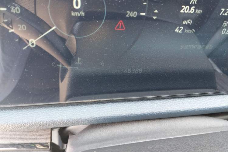 Used Ford Equator Sport 2022 Restyled EcoBoost 170 Prestige PLUS Trim Odometer Close Up