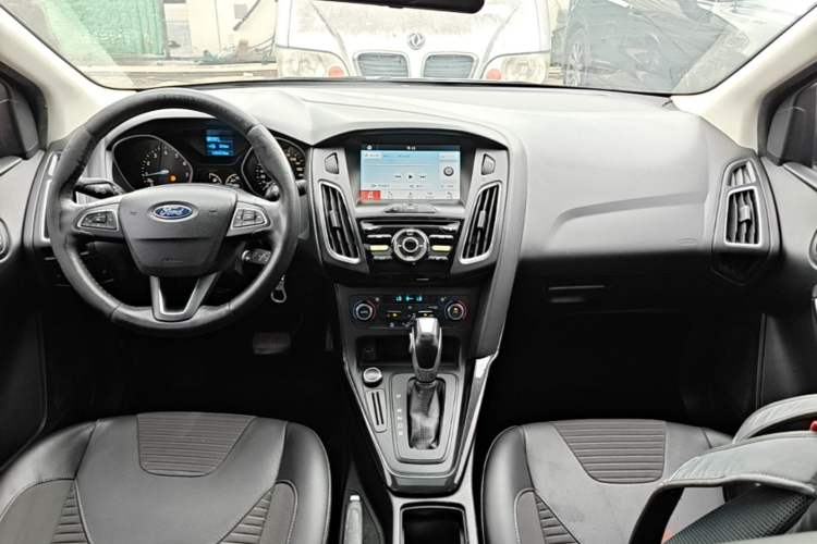 Used Ford Focus 2017 Sedan 1.6L Automatic Fashion Edition Smart Drive Version

