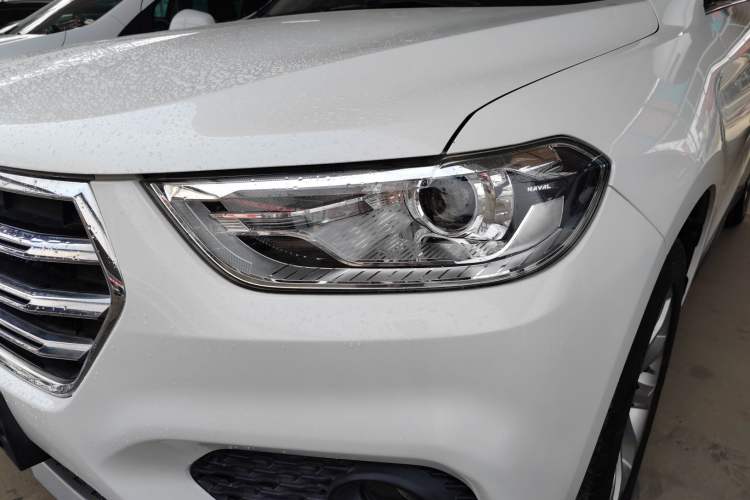 Used Haval H2 2018 Blue-Label 1.5T Dual-Clutch Two-Wheel-Drive Luxury Model Left Front Headlight