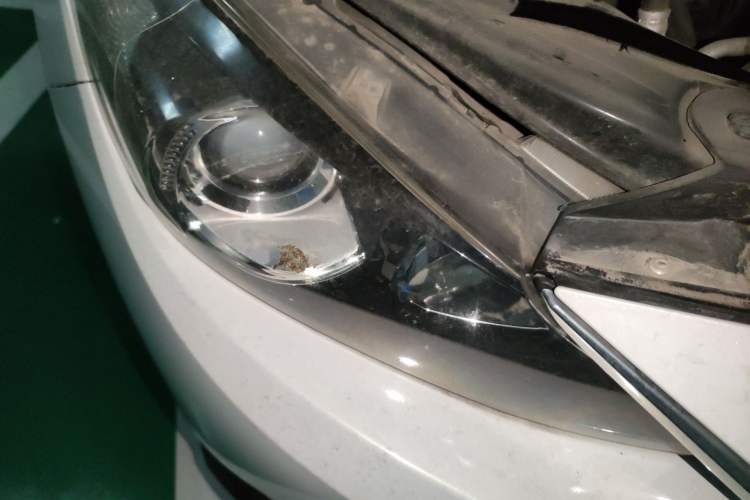 Used Mazda 3 Axela 2016 Sedan 1.5L Automatic Luxury Model
