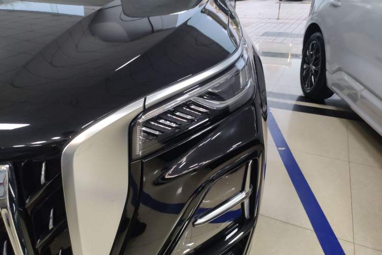 Used Hongqi HS5 2023 2.0T Qixiang Pro Edition