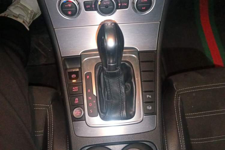 Used Volkswagen FAW-Volkswagen CC 2015 1.8TSI Luxury Model Gear Lever