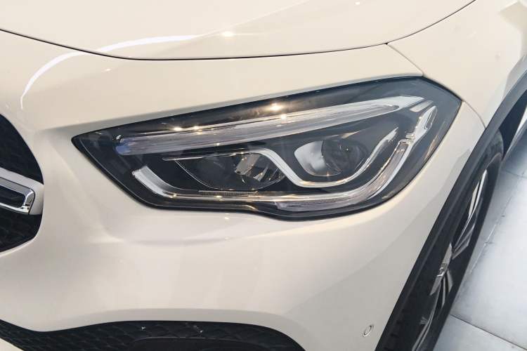 Used Mercedes-Benz GLA 2023 GLA 220 Left Front Headlight