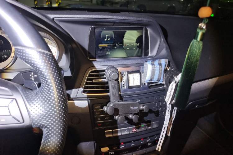 Used Mercedes-Benz E-Class 2014 E 200 Coupe Audio And AC Panel