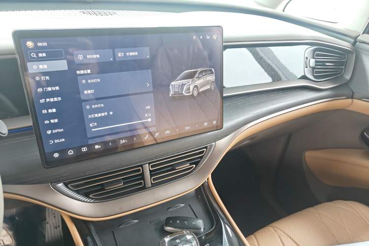 Used Denza D9 2022 DM-i 970 Four-Wheel Drive Flagship Model Audio And AC Panel