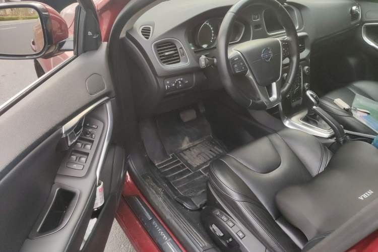 Used Volvo V40 2014 2.0T Zhiya Edition Driver Seat