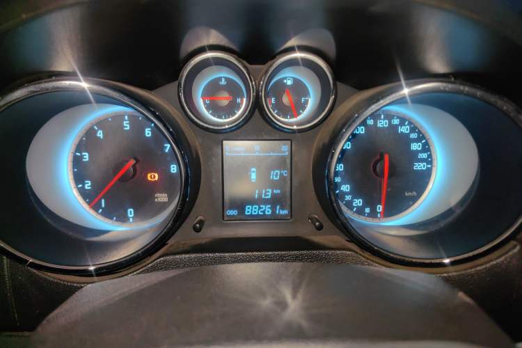 Used CHANGAN CS35 2015 1.6L Manual Luxury Model China IV Standard Odometer Close Up