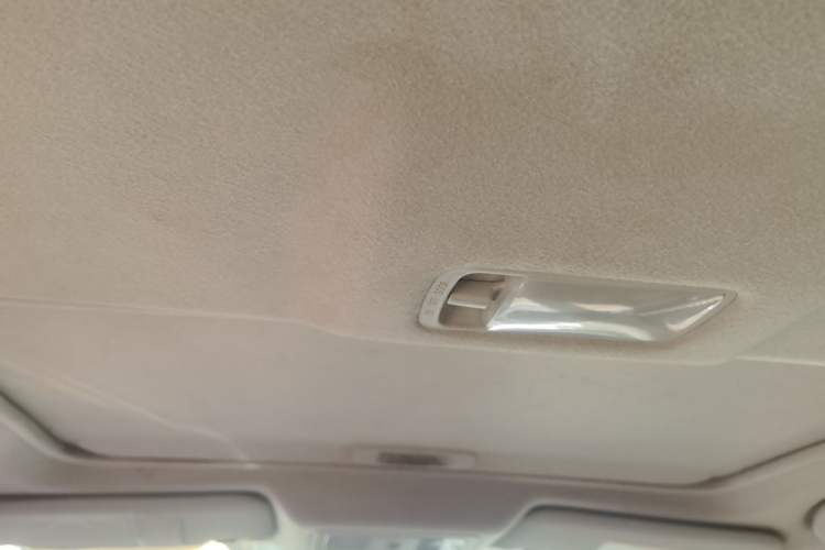 Used Nissan Tiida 2011 1.6L CVT Smart Version Headliner