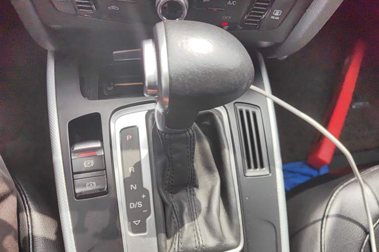 Used Audi A4L 2016 30 TFSI Collector's Edition Automatic Comfort Model Gear Lever