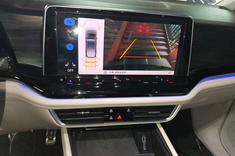 Used Volkswagen Viloran 2024 380TSI Premium Edition Audio And AC Panel