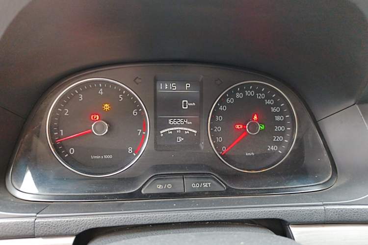 Used Volkswagen Gran Lavida 2014 1.6L Automatic Sport Edition Instrument Cluster