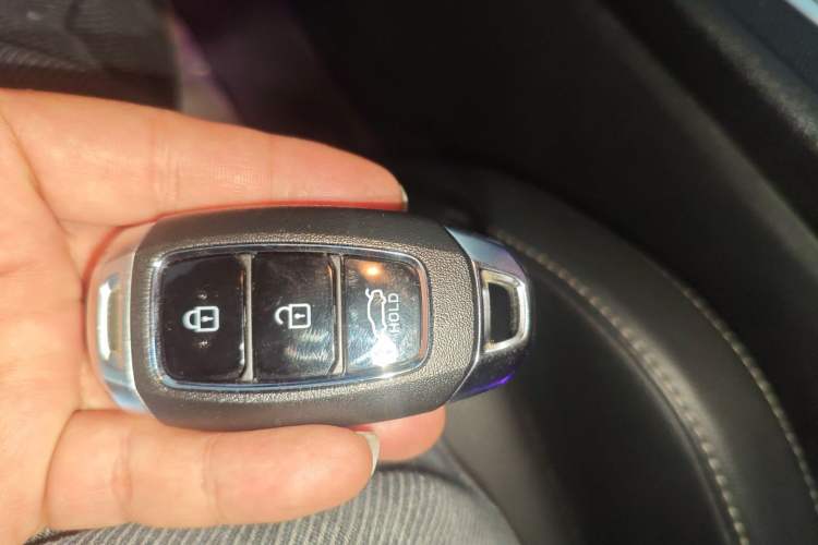 Used Hyundai Elantra 2021 1.5L CVT LUX Prestige Edition
