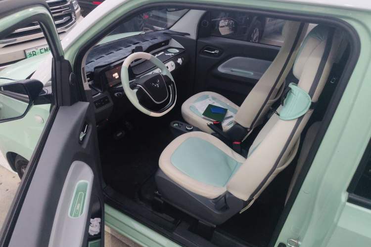 Used Wuling Hongguang MINIEV 2020 Enjoyment Model Lithium Iron Phosphate Driver Seat