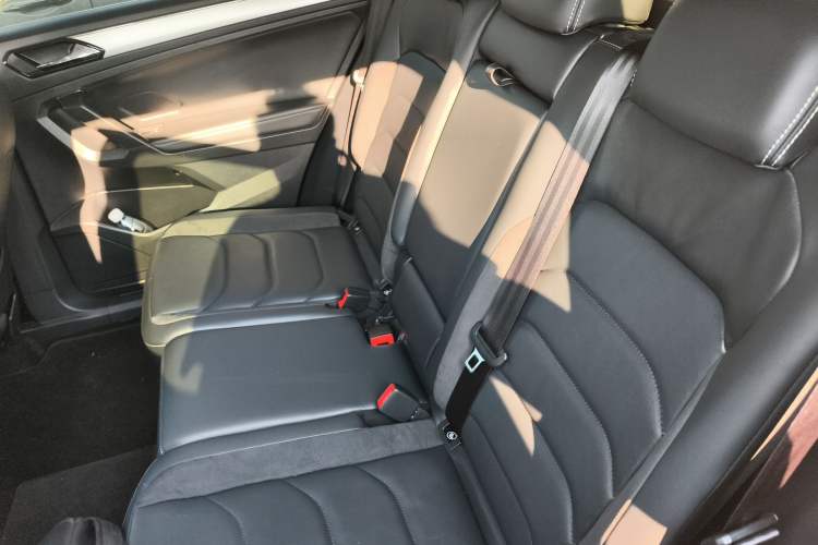 Used Volkswagen Tiguan L 2021 330TSI Automatic Two-Wheel Drive Smart Edition
