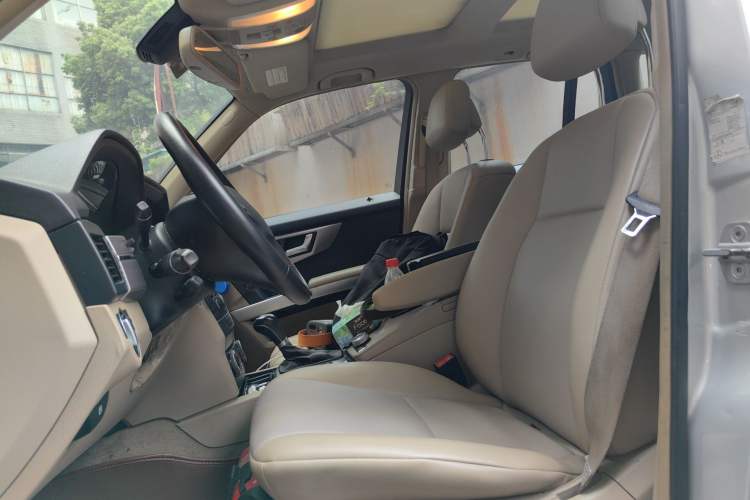 Used Mercedes-Benz GLK-Class 2011 GLK 300 4MATIC Fashion Model Left Front Seat