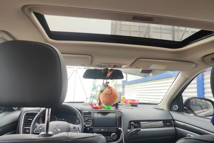 Used Mitsubishi Outlander 2019 2.0L Two-Wheel Drive Comfort Edition 5 Seats China V Standard Headliner