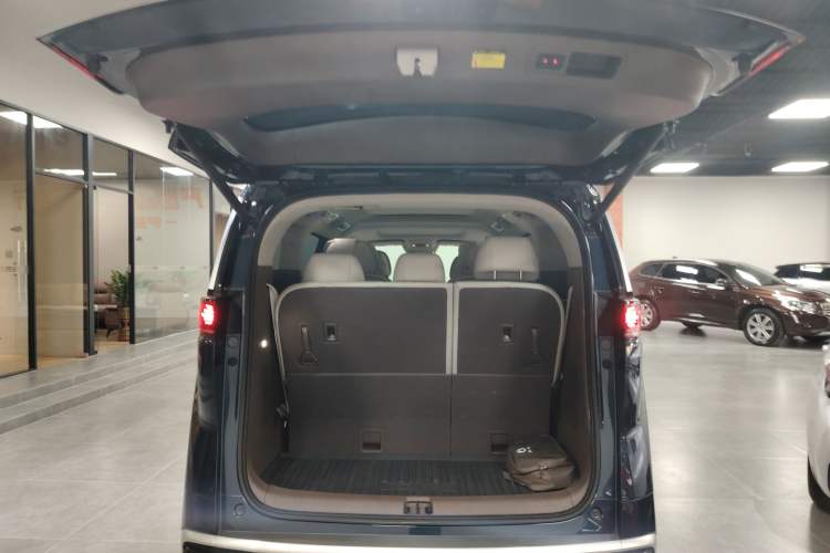 Used Denza D9 2022 DM-i 970 Four-Wheel Drive Flagship Model
