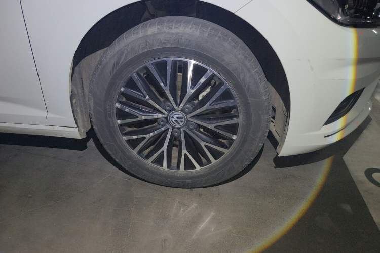 Used Volkswagen Sagitar 2020 200TSI DSG Comfort Version China VI Standard Right Front Wheel Hub