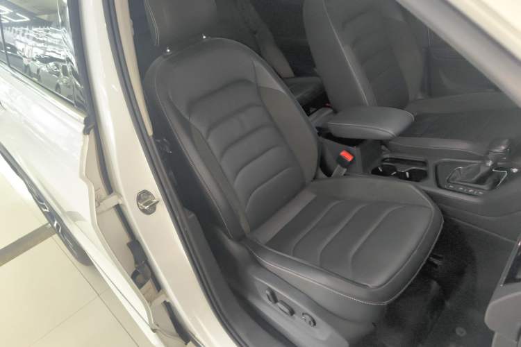 Used Volkswagen Tiguan L 2021 330TSI Automatic Two-Wheel Drive R-Line Enhanced Edition
