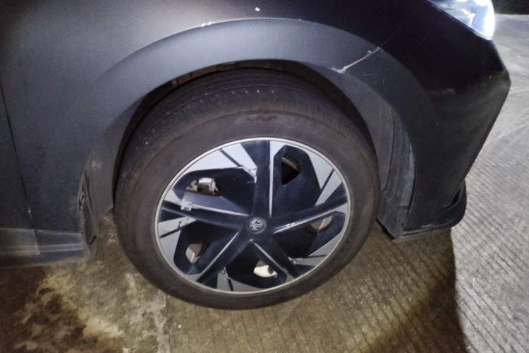 Used MG 4 EV 2023 415 km Range Sea-Faring Champion Edition Right Front Wheel Hub