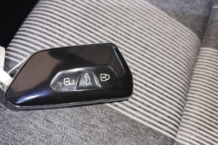 Used Volkswagen ID.4 CROZZ 2024 PURE+ model Vehicle Key