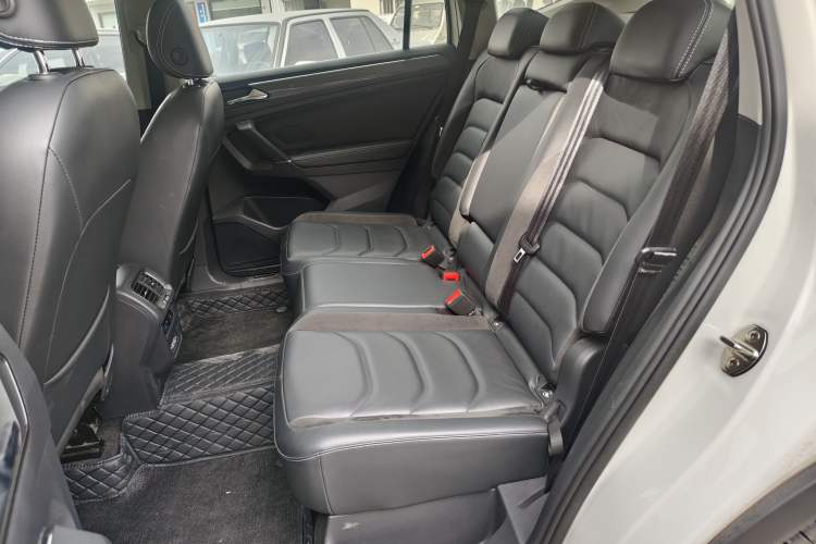 Used Volkswagen Tiguan L 2021 330TSI Automatic Two-Wheel Drive R-Line Enhanced Edition
