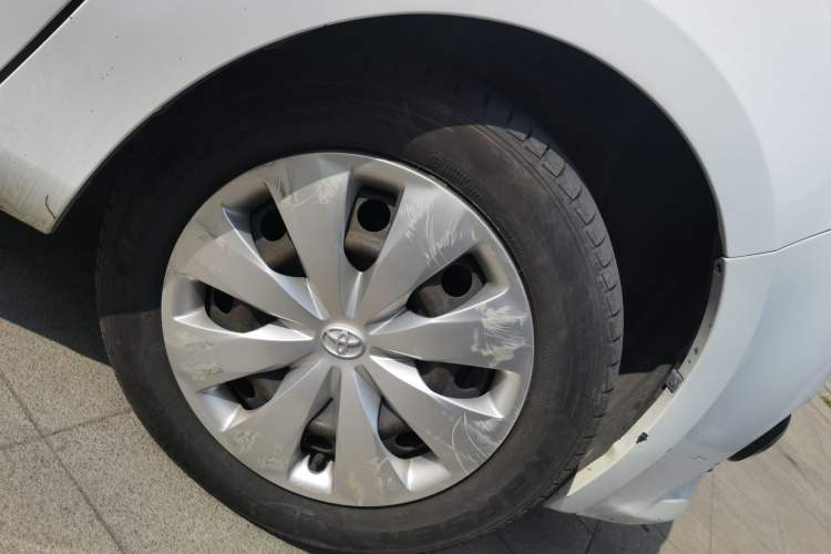 Used Toyota YARiS L Zhi Xuan 2015 1.5E Automatic Charm Edition
