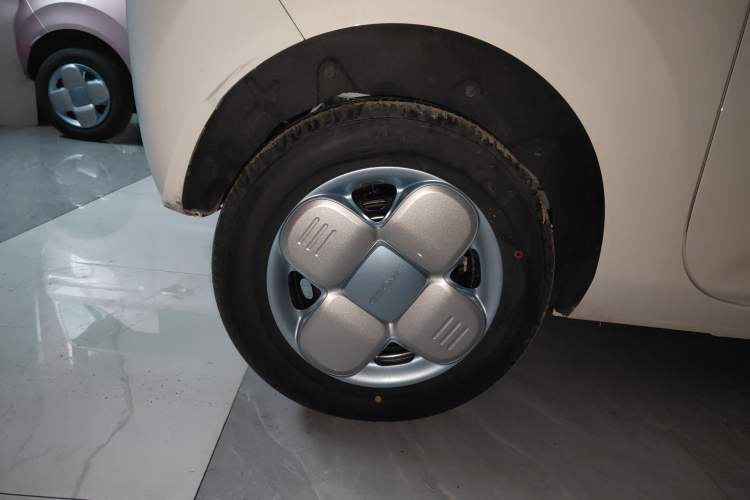 Used Geely Galaxy Panda 2024 Panda Mini 200km Endurance Bear
