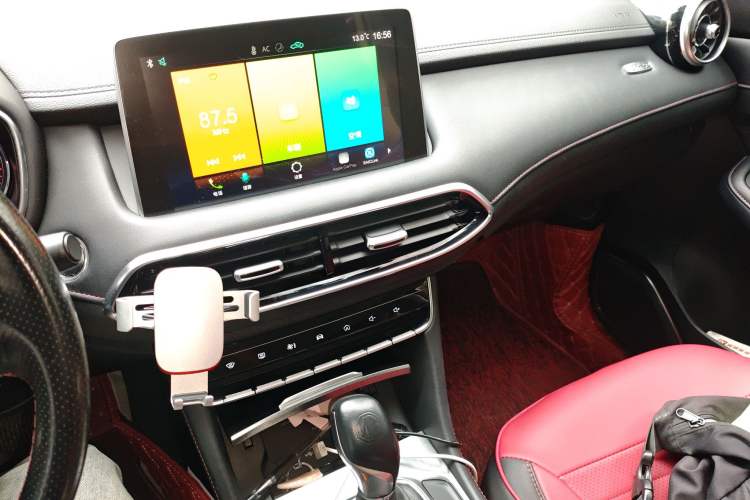 Used MG HS 2019 20T Automatic Two-Wheel Drive Trophy Super Sport Version China VI Standard Audio And AC Panel