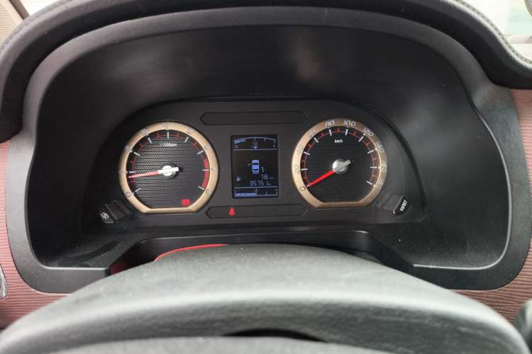 Used FORTHING Lingzhi 2017 M5L 1.6L 7-Seater Comfort Model
